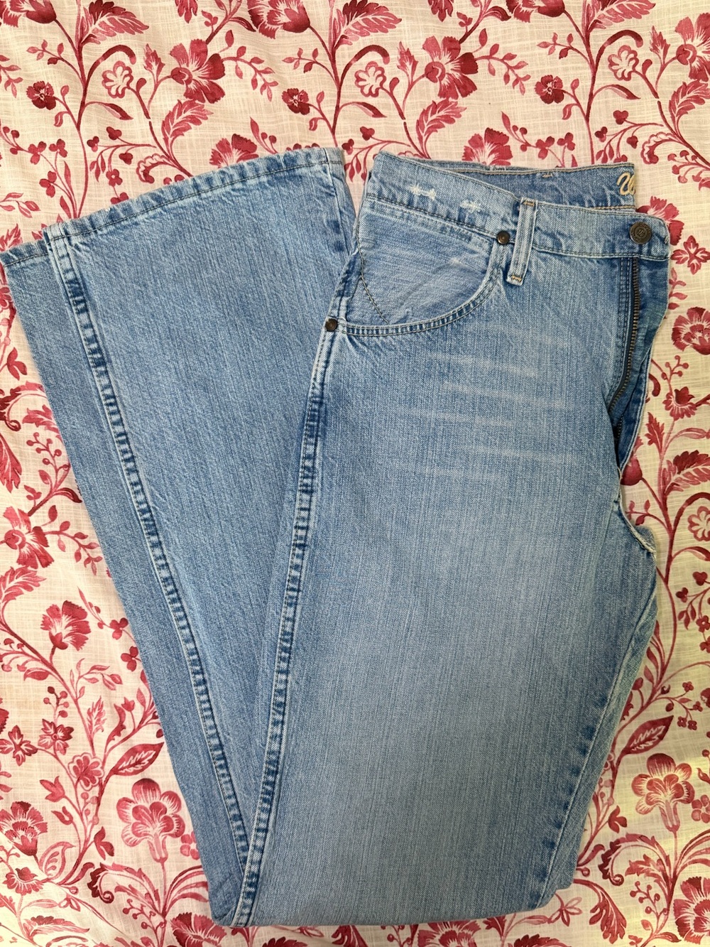 Wrangler Men's Light Blue Wide Leg Jeans